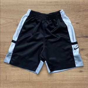 Nike Toddler Basketball Shorst